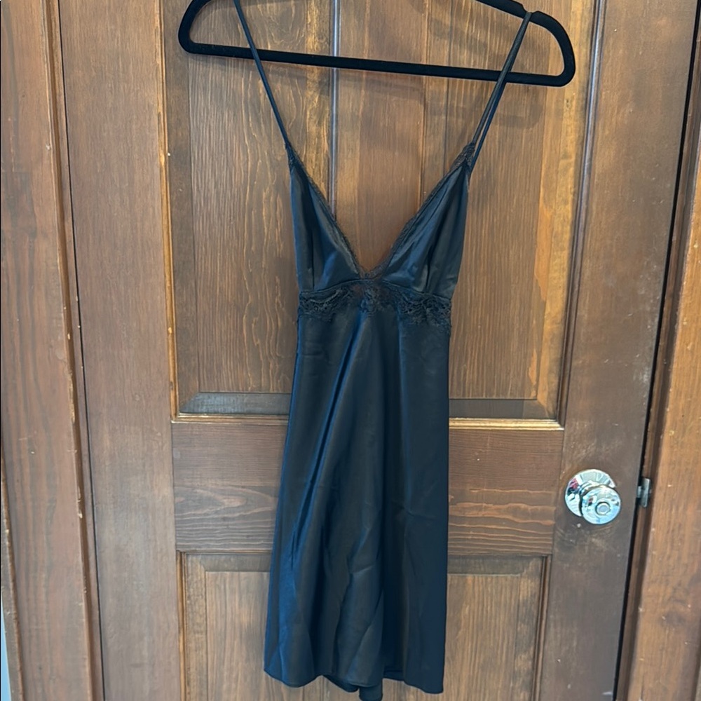 Victoria’s Secret Elegant Black Slip Small